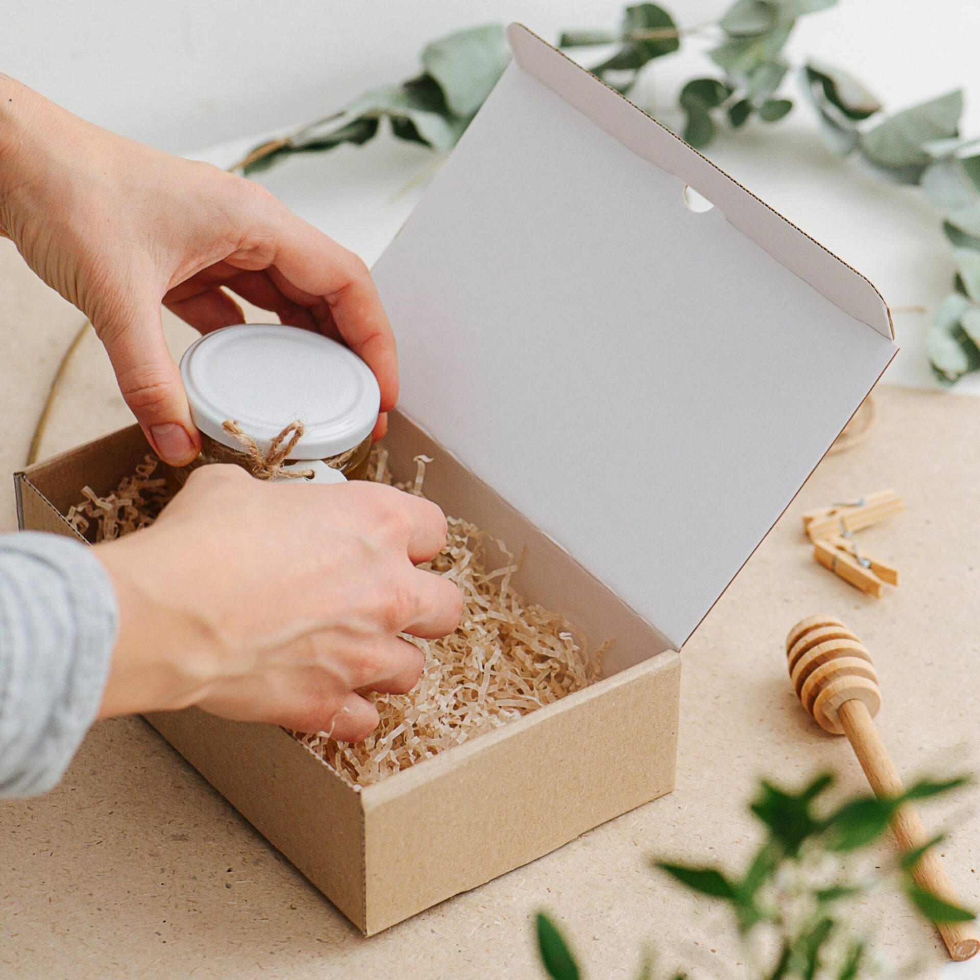 Sustainable Eco-Friendly Craft Paper Box Packaging for Corporate Gifts