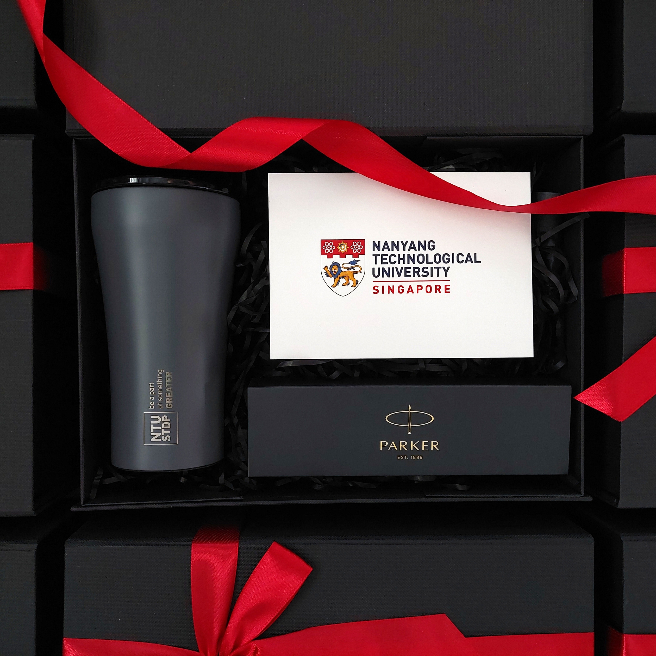 corporate gifts singapore gift set sttoke ceramic cup and parker jotter pen